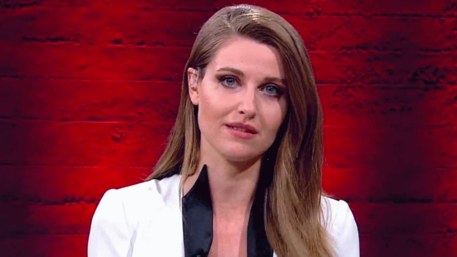 İzin almıştı: Mehmet Akif Ersoy’un eski eşi Pınar Erbaş işten çıkarıldı